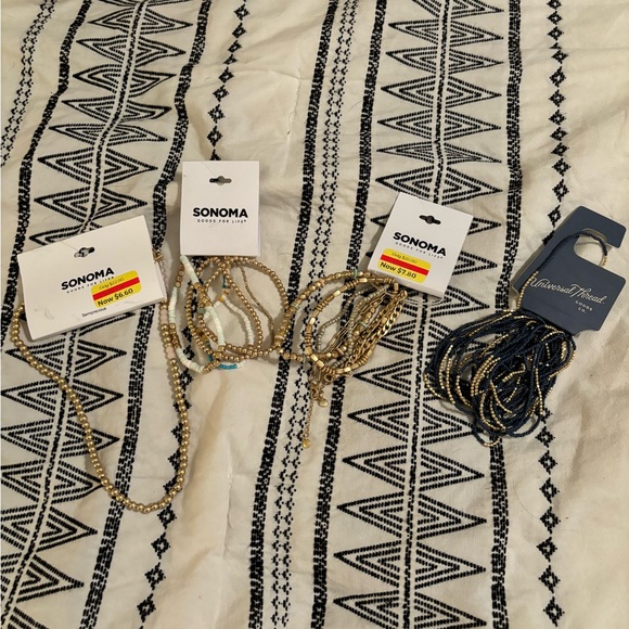 Women’s Jewelry Set - Picture 1 of 3
